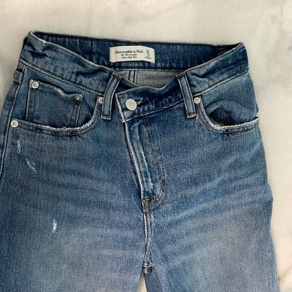 Abercrombie 90’s Ultra Straight High Rise Jeans